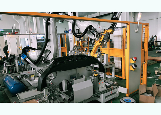 Máquina ultrassônica da perfuração e de solda do robô flexível para o amortecedor plástico do carro
